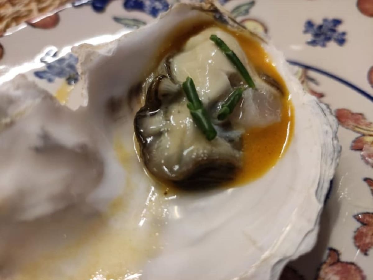 Ocho manos liándola parda