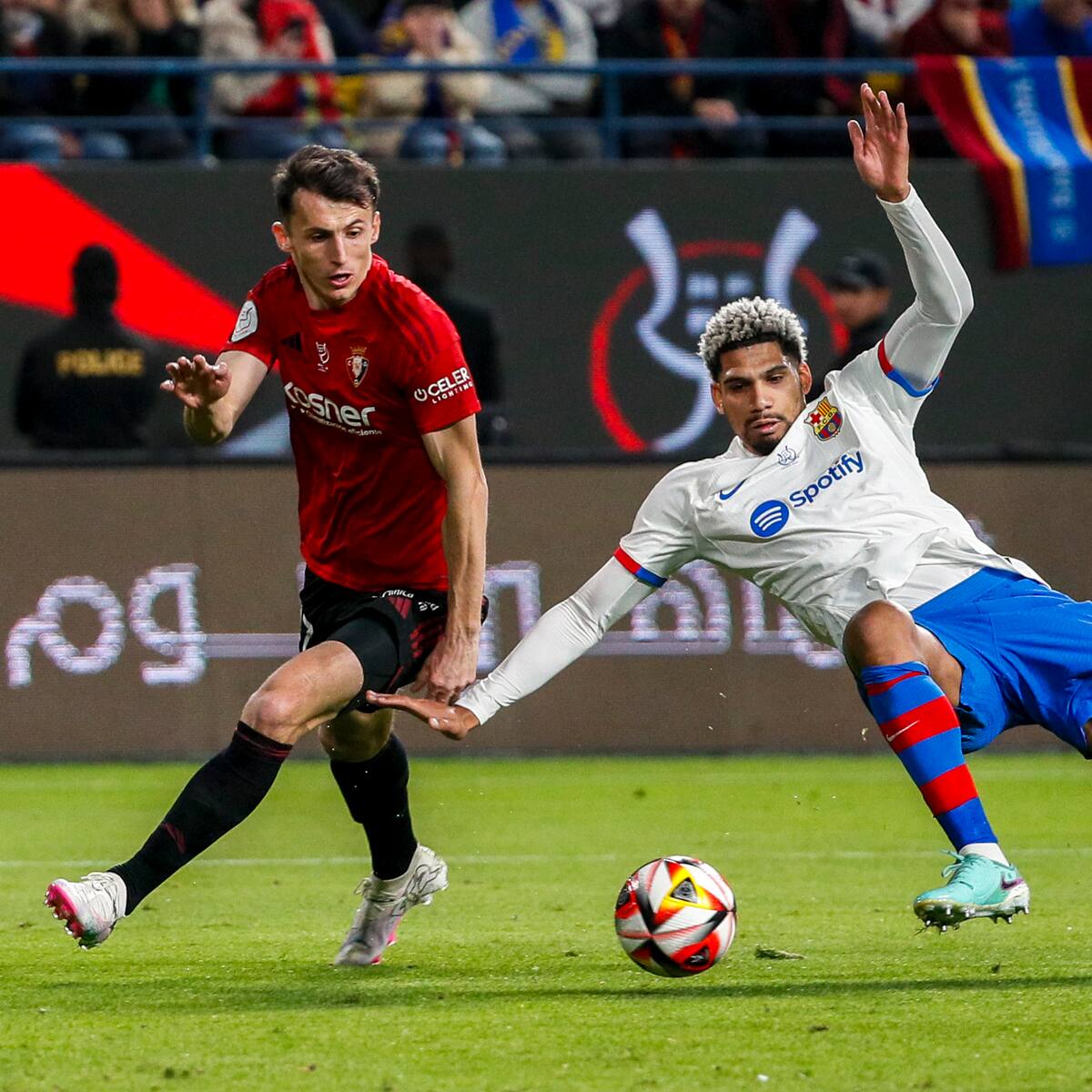 Los tres intocables del FC Barcelona que Laporta tiene "prohibido" vender y el gran dilema con Araújo