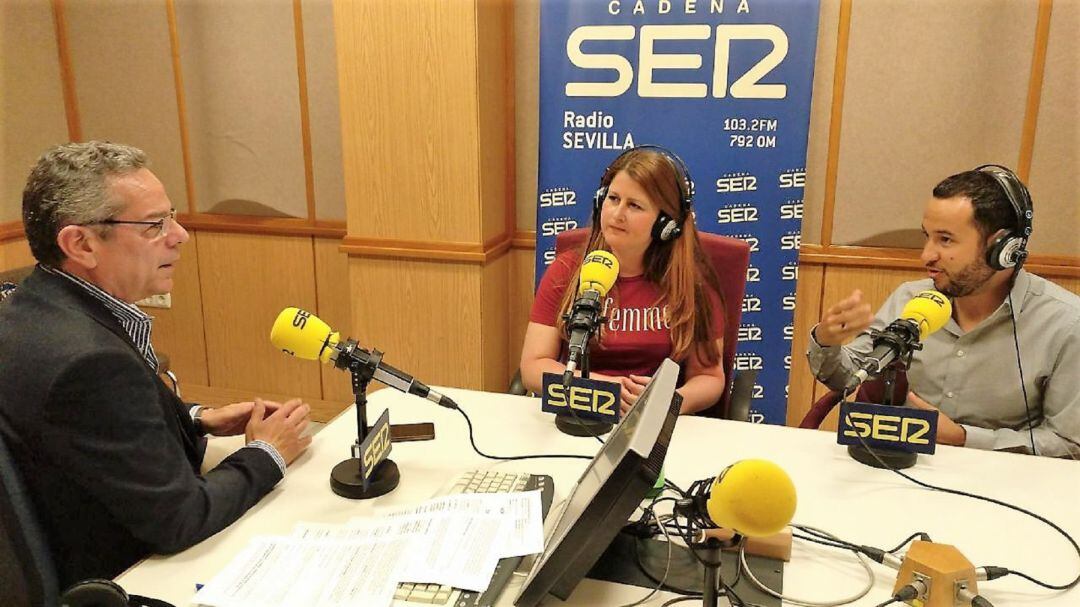 Susana Serrano y Daniel González Rojas en una entrevista en Hoy por Hoy Sevilla en la última campaña electoral