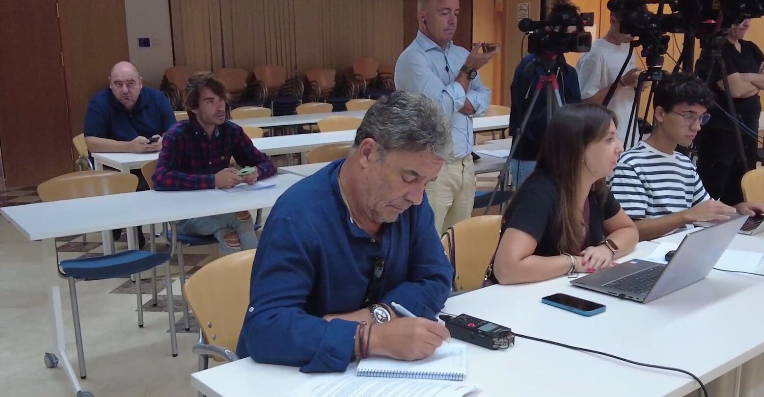 Rueda de prensa convocada por la Cámara de Comercio para explicar por qué se han salido del Patronato de la Fundación de Talavera Ferial.