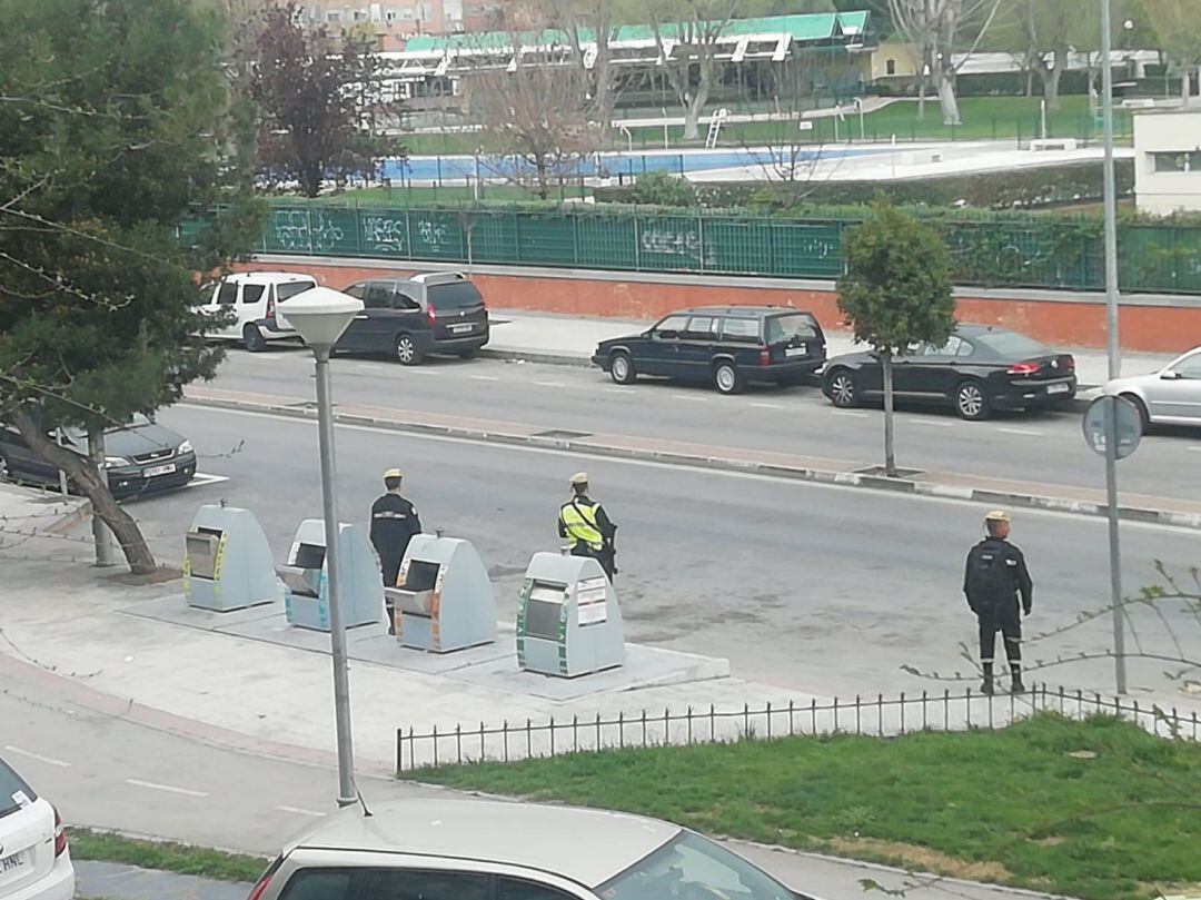 La UME (Unidad Militar de Emergencias) en el barrio de Parque de Lisboa de Alcorcón