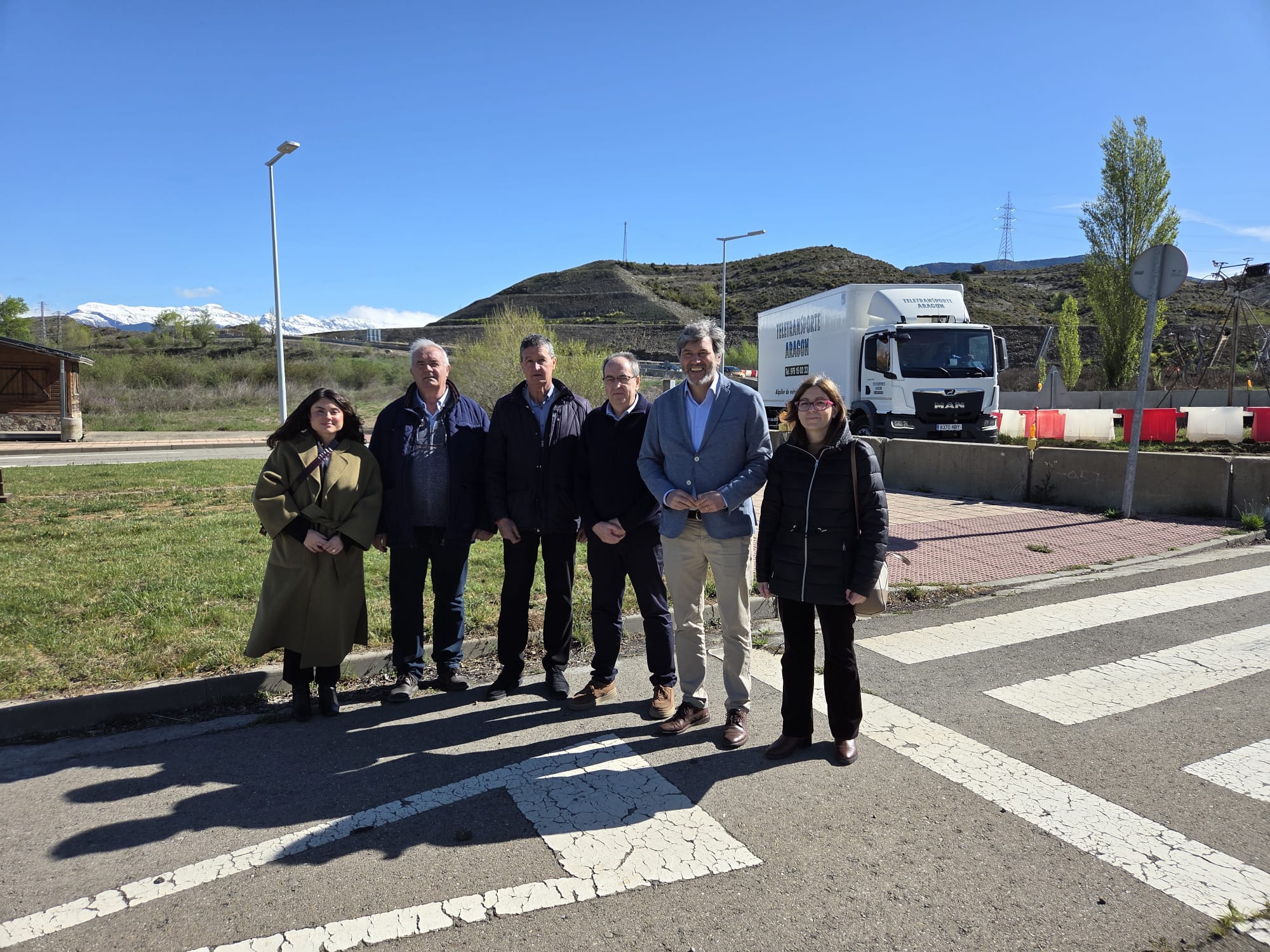 El PP visitaba este jueves las obras paralizadas junto a uno de los accesos que mantienen cerrados