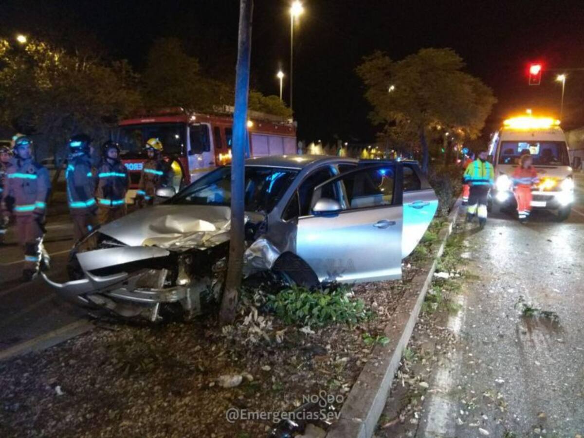 Un conductor bebido provoca tres heridos en una accidente en Sevilla