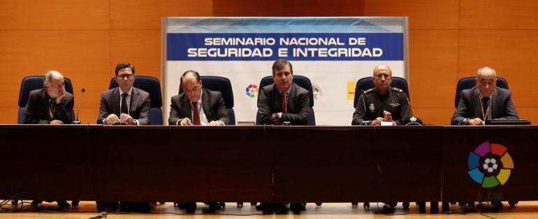 Tebas y Miguel Cardenal se encargaron de abrir el I Seminario Nacional de Seguridad e Integridad