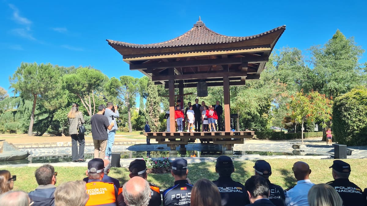 El embajador japonés, Takahiro Nakamae, se refiere a la situación internacional durante la conmemoración en Alcobendas del Día de La Paz Mundial