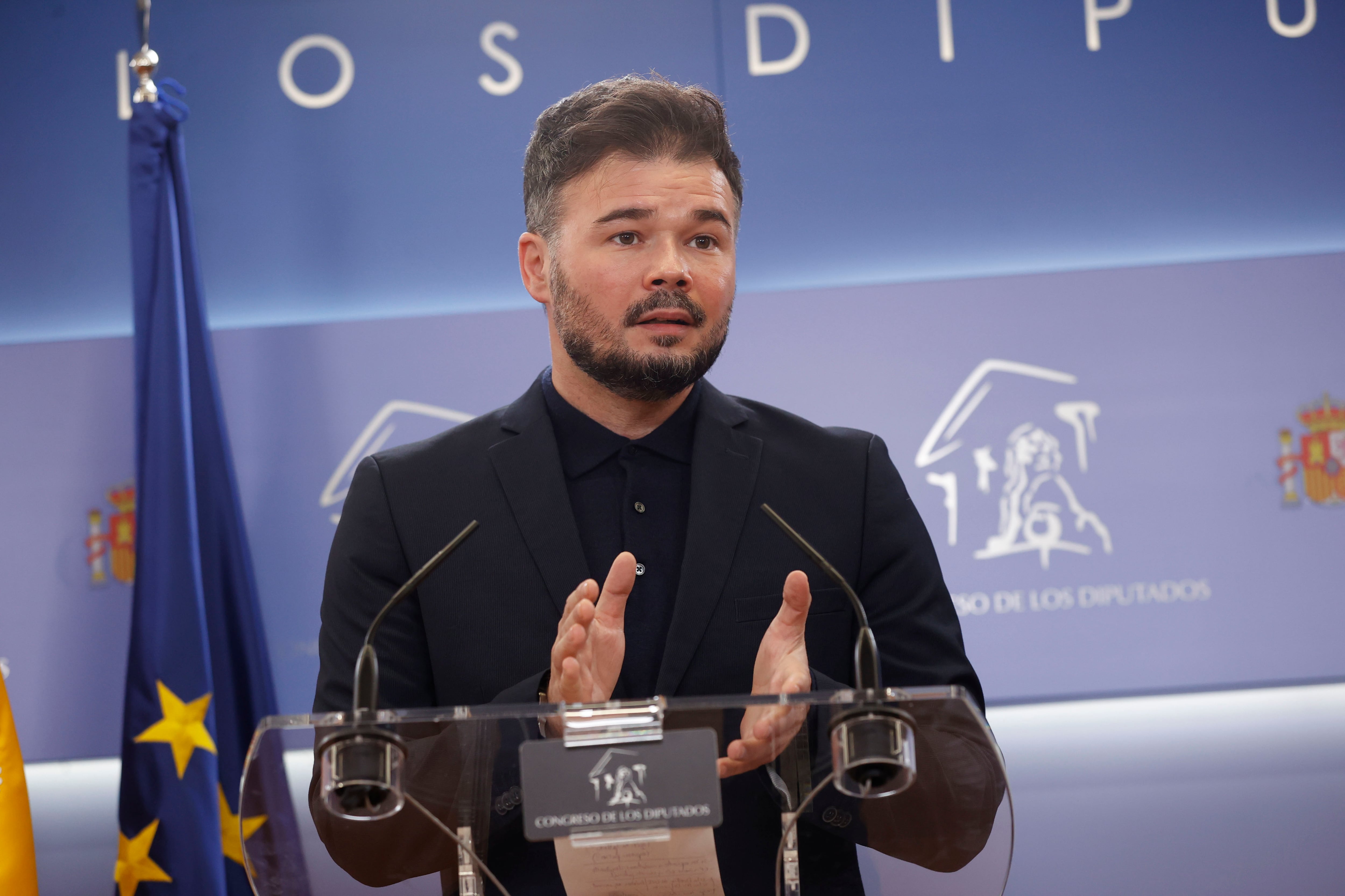 El portavoz de ERC, Gabriel Rufián en rueda de prensa ofrecida este martes en el Congreso. EFE/ Juan Carlos Hidalgo