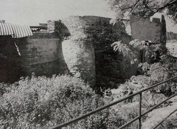 Imagen del antiguo horno de cal del barrio de la Cruz Cubierta