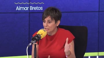 Isabel Rodríguez: "Mientras unos intentamos contener las compras especulativas de inversores extranjeros, otras se van a Miami a ponerles alfombras rojas"