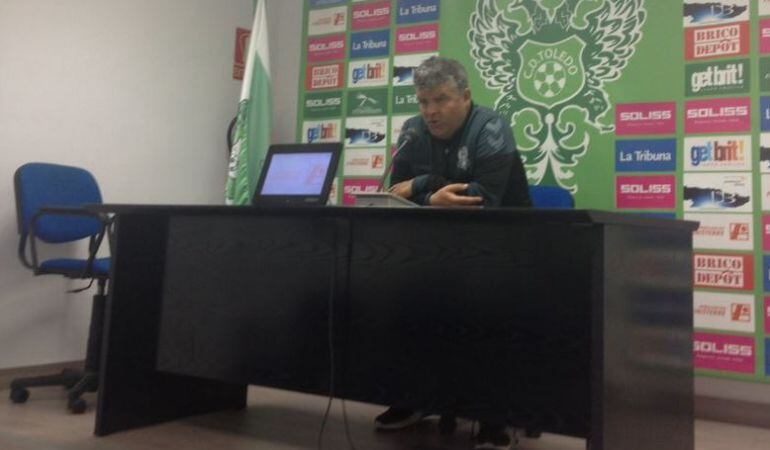 El entrenador del Toledo Onésimo Sánchez.