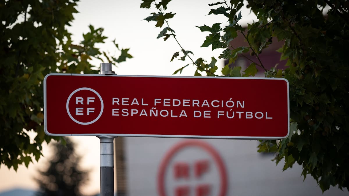 La actual RFEF se desmarca del 'caso Negreira' tras el registro de la Guardia Civil a la sede del CTA