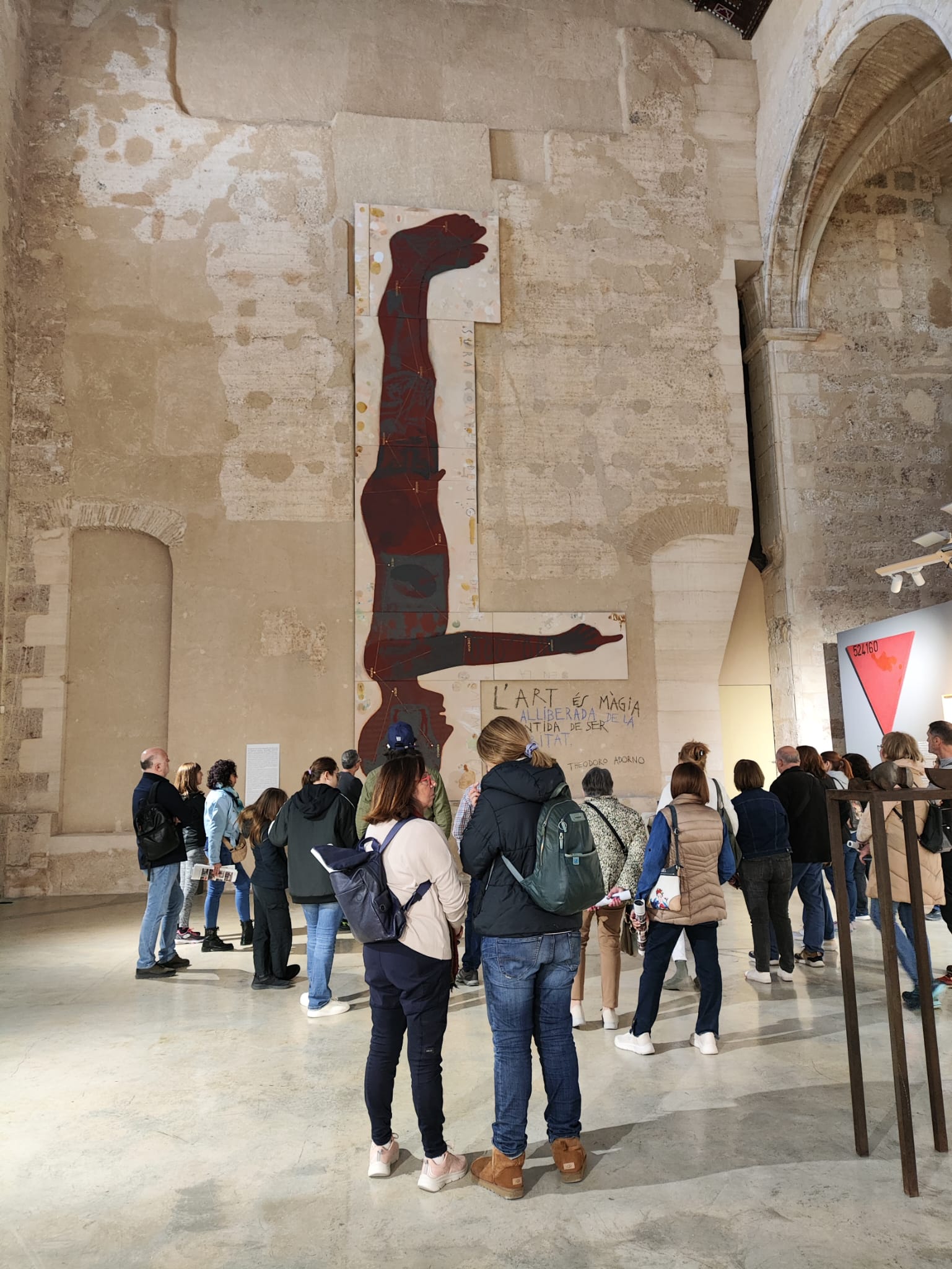 Visitantes en la exposición de Artur Heras. Fuente: Ajuntament de Xàtiva