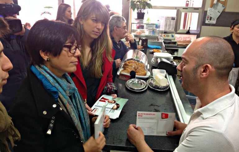 La candidata del PSOE a la alcaldía de Málaga, María Gámez, en el arranque de la campaña 'Málaga nos une', en Miraflores