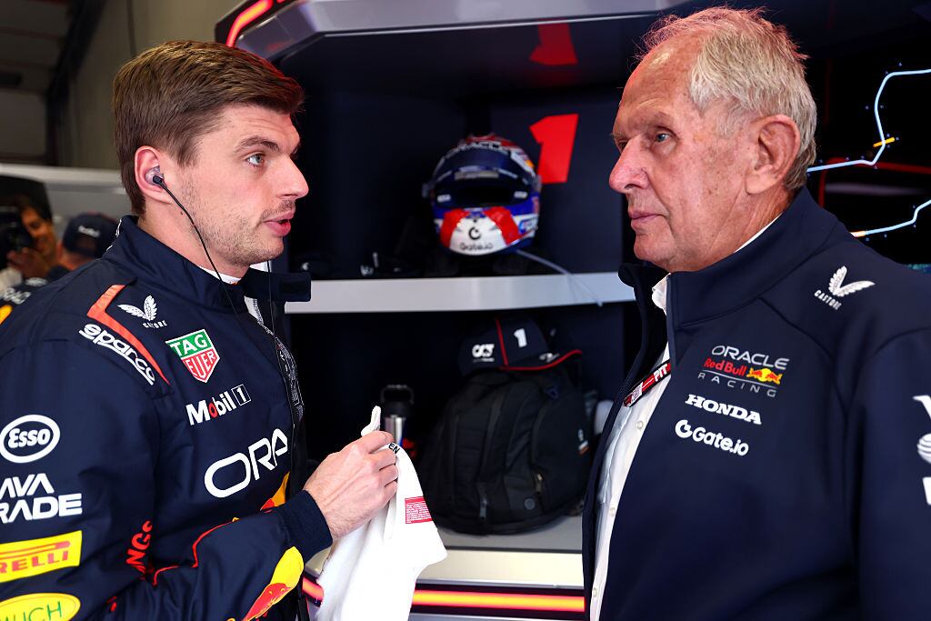 Max Verstappen, junto a Helmut Marko en el GP de la Emilia Romagna
