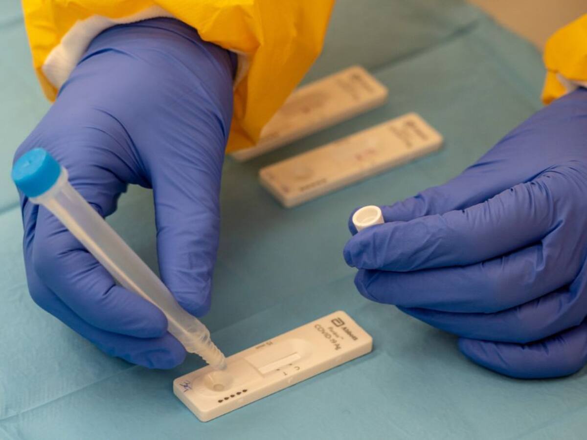 Bajan los pacientes en las UCI vascas a 79, tres menos que ayer