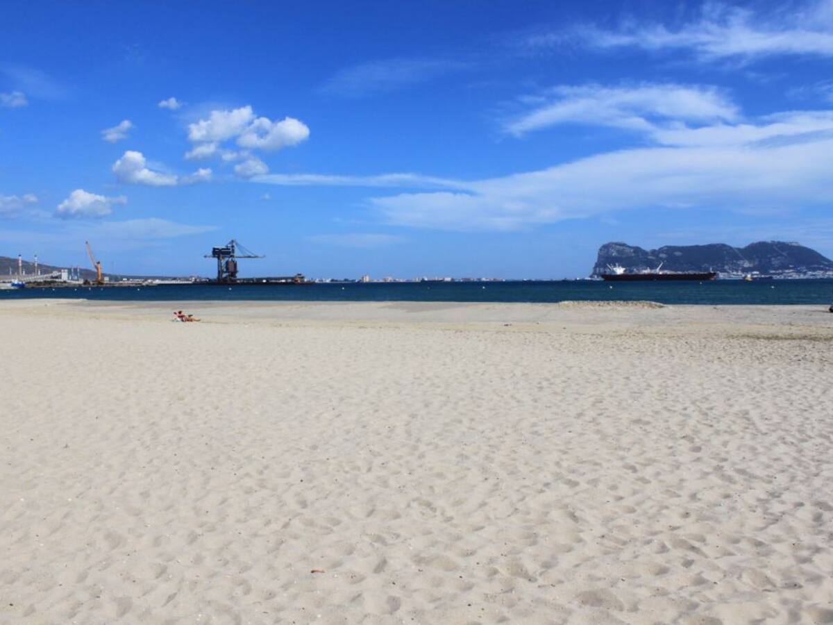 El Gobierno invierte 95.000 euros en la adecuación y mejora de playas de la provincia