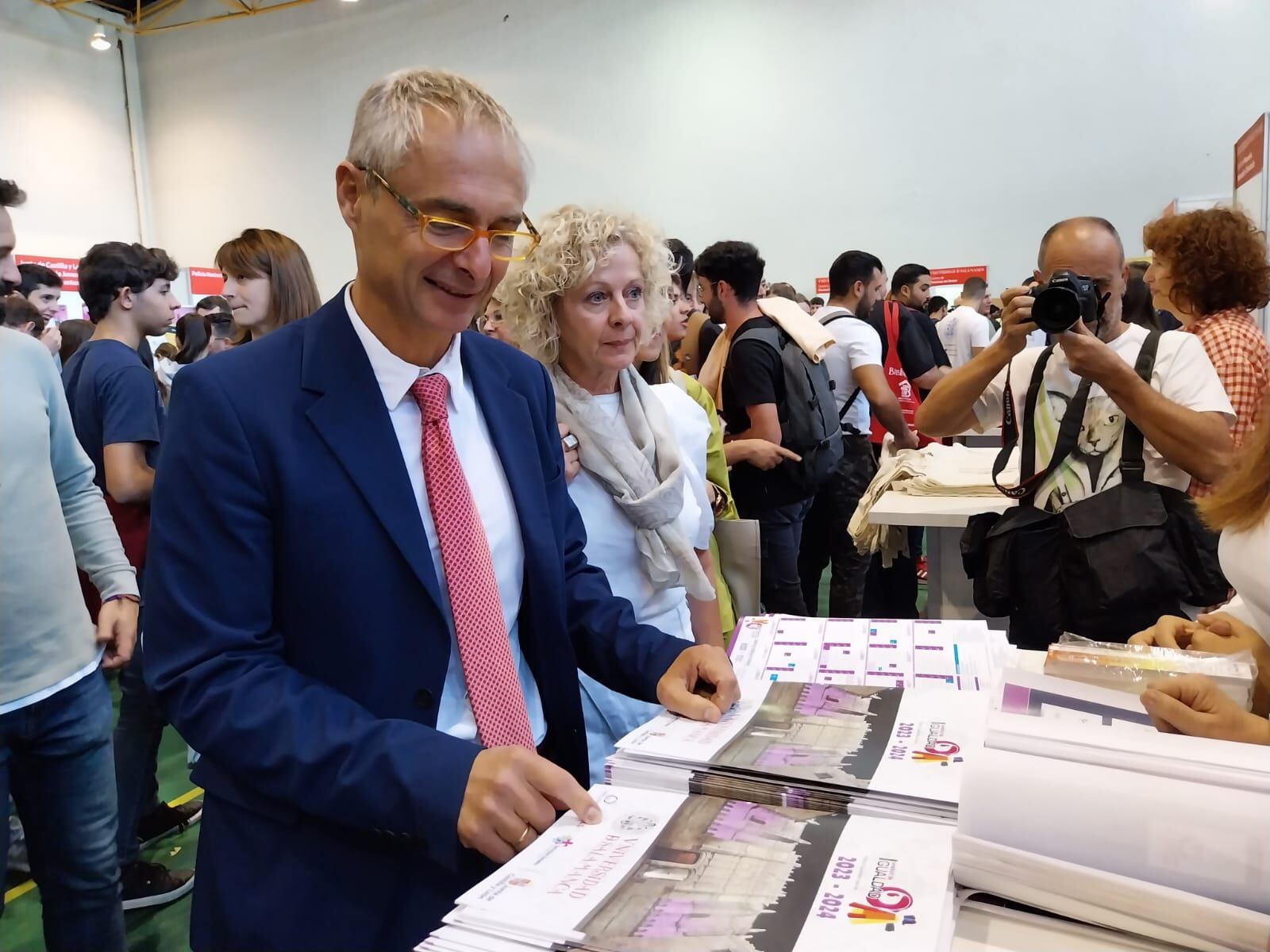 Ricardo Rivero, rector de la USAL, durante su visita al Campus Viriato de Zamora