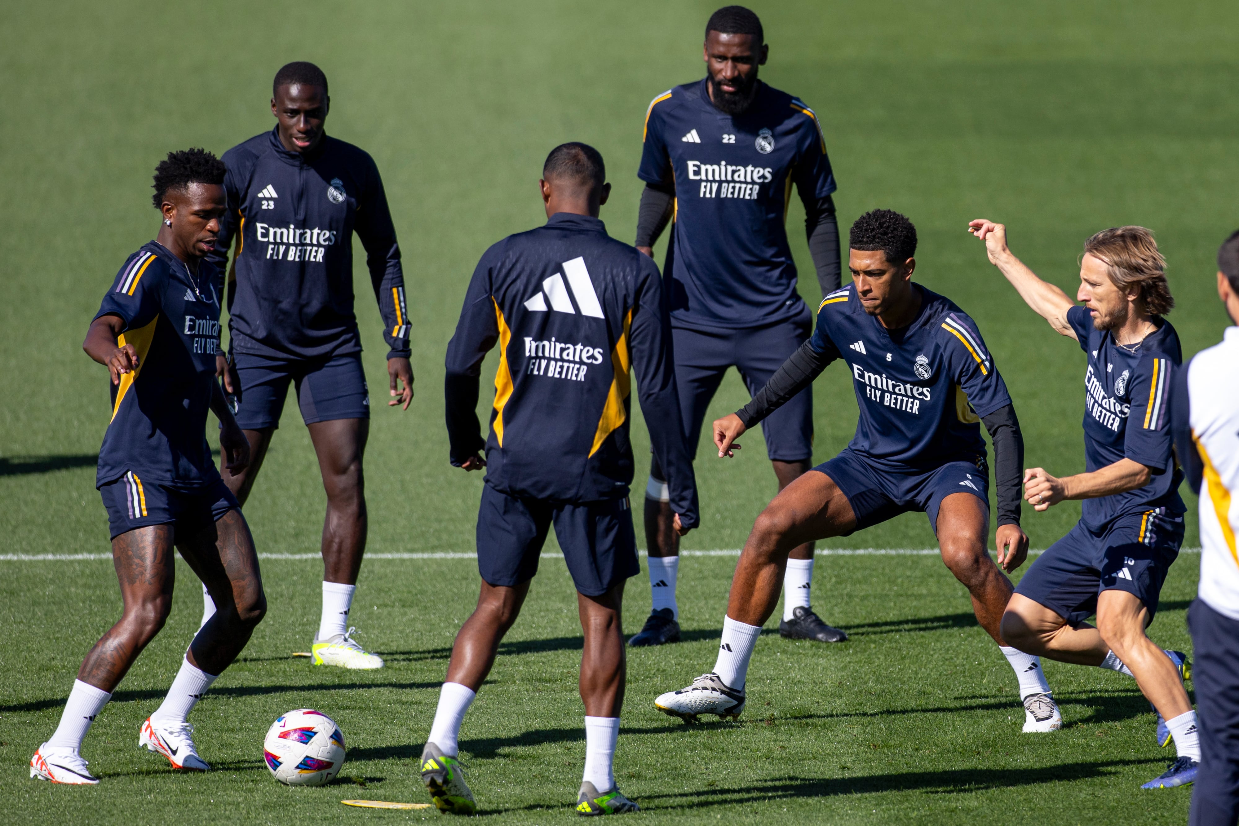 Vinicius Jr. entrena junto a Mendy, Rudiger, Bellingham y Modric