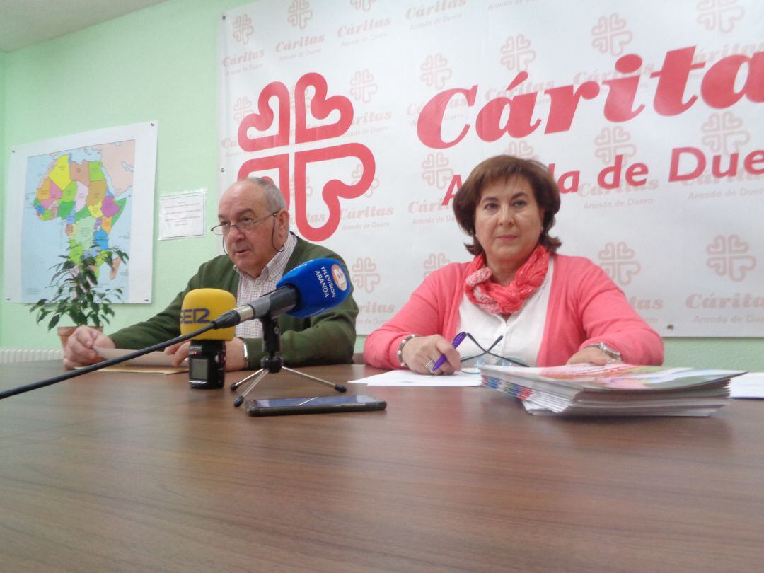 Antonio Moral, responsable de Cáritas en Aranda, y Guadalupe Cuadrado, coordinadora