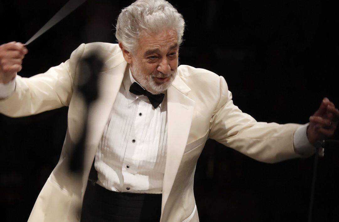 Placido Domingo dirige a la Orquesta Filarmónica de Los Ángeles en el Hollywood Bowl