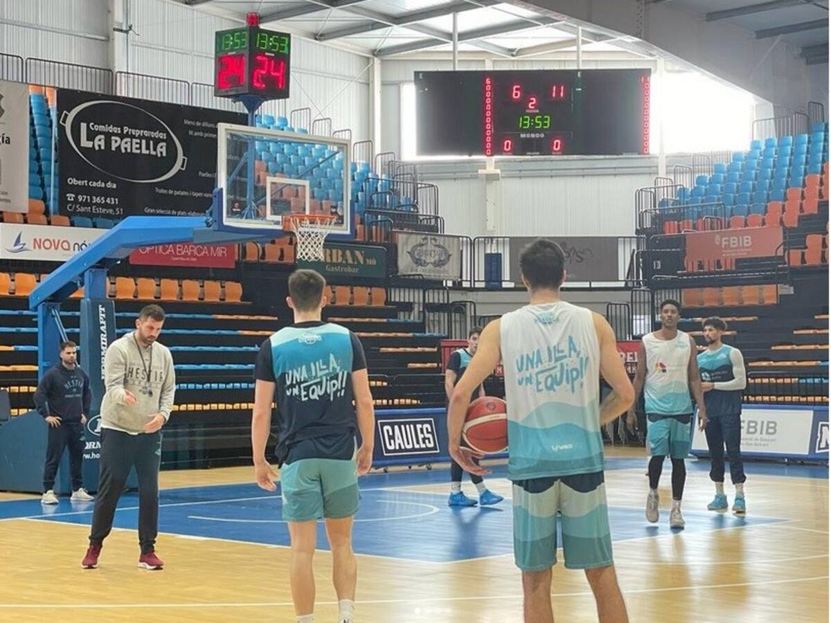 Javi Zamora veu molt difícil asolir el liderat de la LEB Plata i es centra en el seu equip