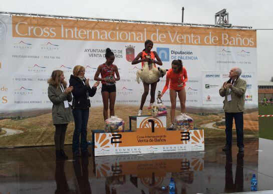 Alemitu Heroye en primera posición de la categoría femenina