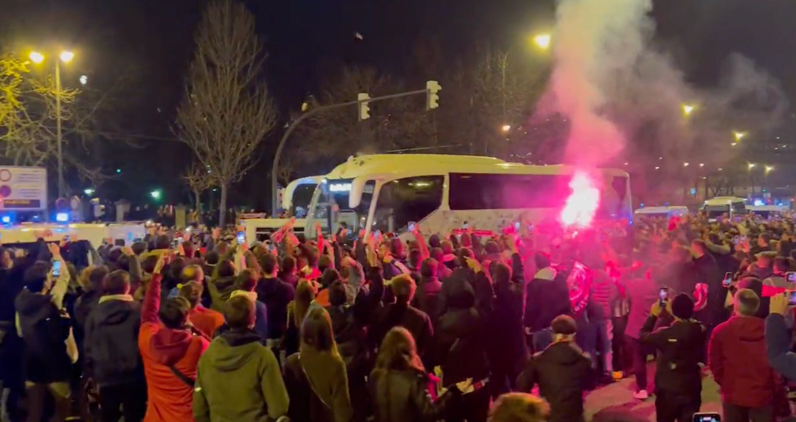 La llegada del autobús del Madrid