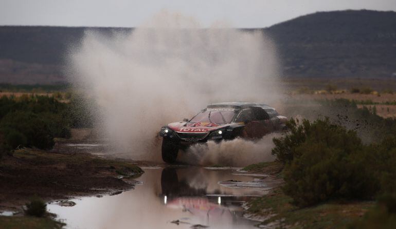 Carlos Sainz, durante la séptima etapa del Rally Dakar