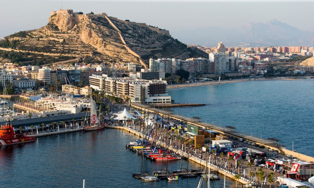 Vista del muelle de la Volvo Race