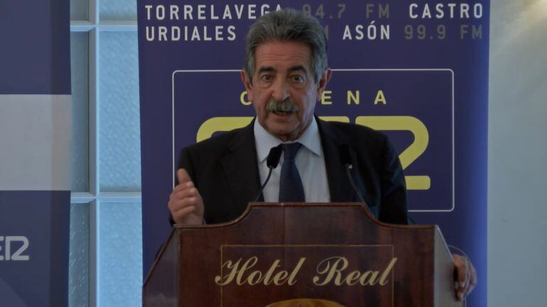 Miguel Ángel Revilla, en Foro SER Cantabria