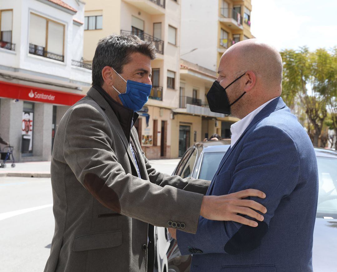 Carlos Mazón, Presidente de la Diputación de Alicante, y Raúl Llobell, alcalde de Teulada.