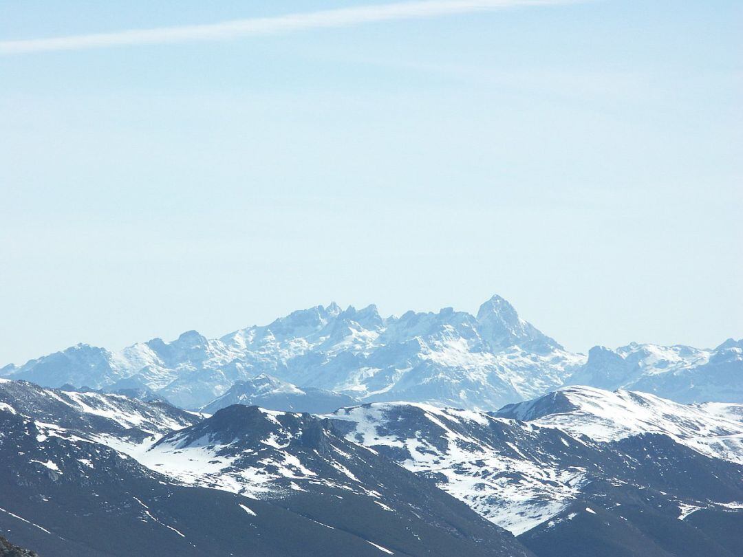 Un escalador ourensano, pierde la vida en los Picos de Europa