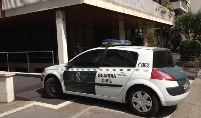 La Guàrdia Civil, a les portes del despatx de l'arquitecte Jorge Batesteza