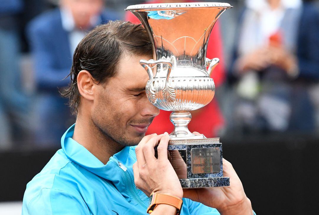 Rafa Nadal, con su trofeo del Masters 1000 de Roma.