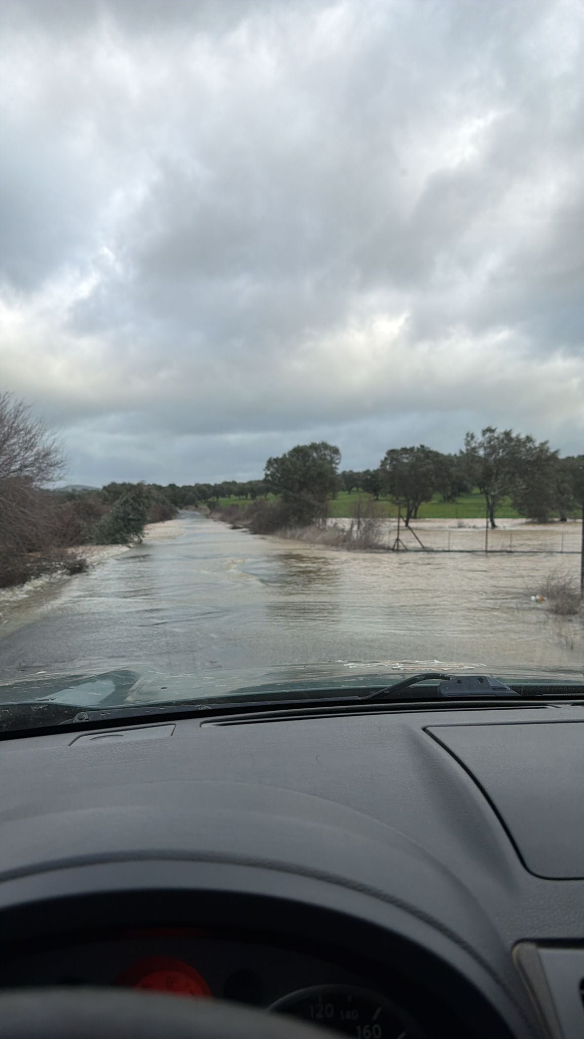 Carretera cortada en Agudo, en Ciudad Real