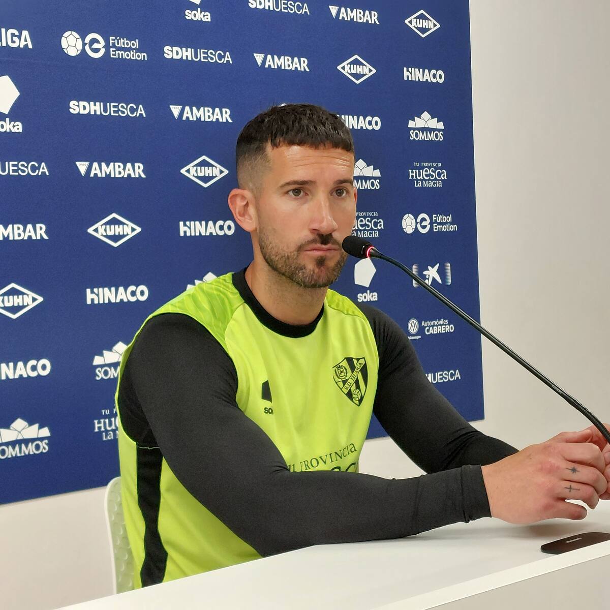 Óscar Sielva: "Mi idea siempre ha sido quedarme en Huesca"