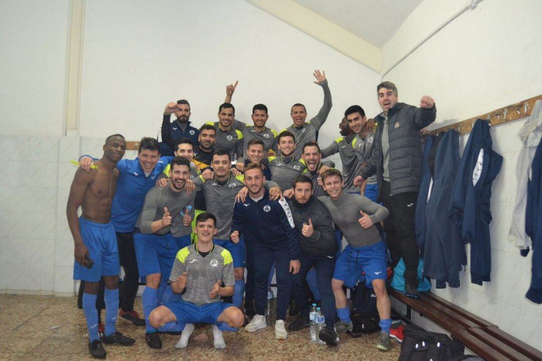 El CF Gandia celebra su victoria frente al Ontinyent