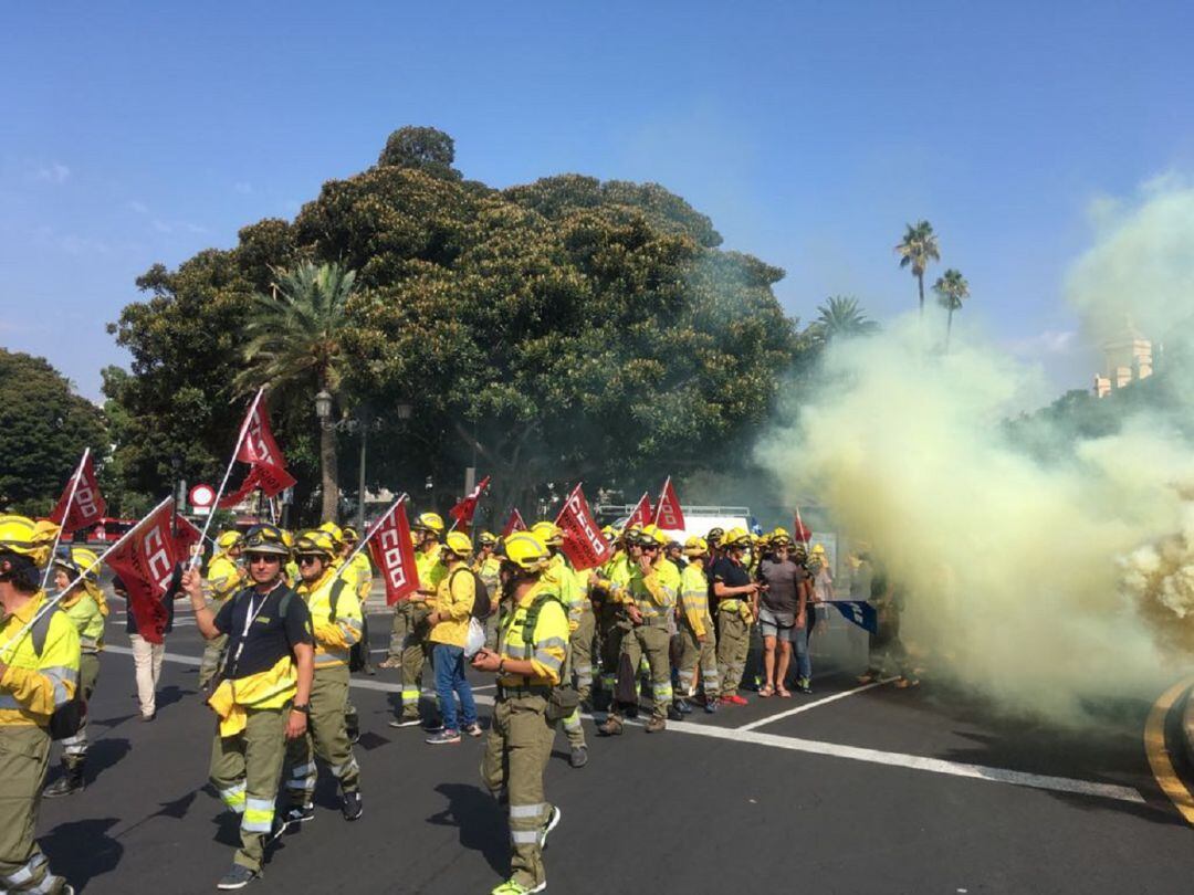 Manifestación de los bomberos forestales (ARCHIVO)