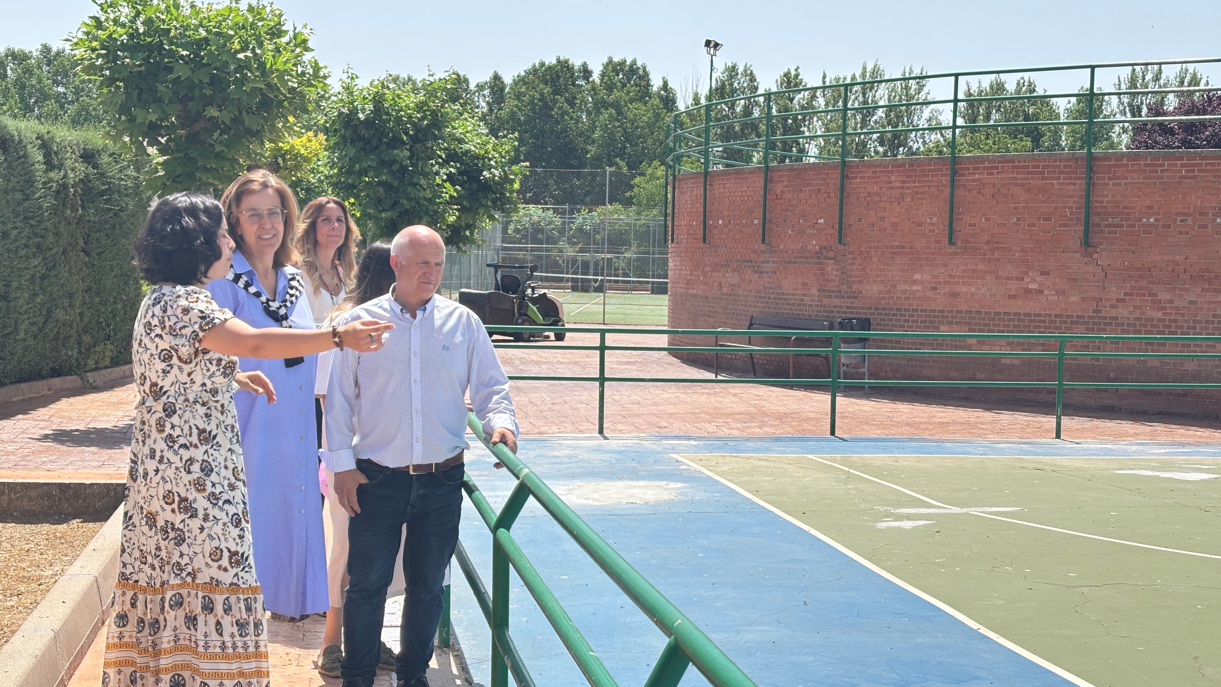 Magaz de Pisuerga mejora sus instalaciones deportivas: reorganización del espacio, ampliación de la piscina, creación de baño/vestuario adaptado y zona de juegos infantiles con el apoyo de cerca de 90.000 € de la Diputación