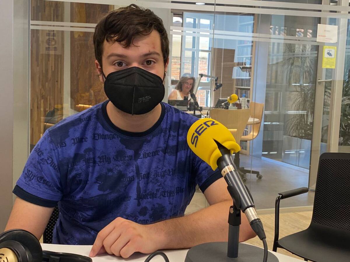 El escritor arandino que ha sacado su primer libro con solo 19 años