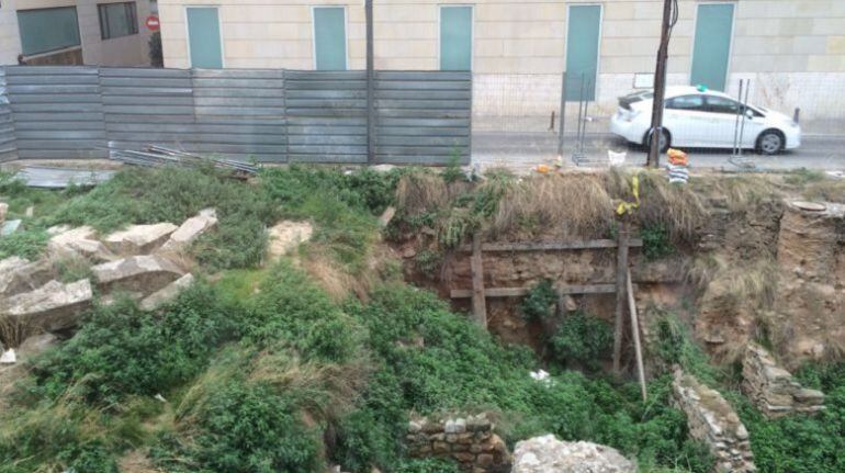 Imagen de las ruinas del solar abandonado en la calle del Salvador