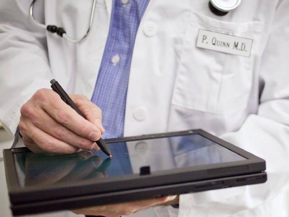 Médicos jubilados o sin especialidad se ponen a disposición de Sanidad