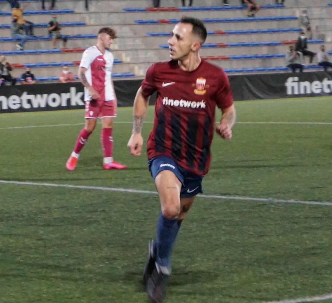 Ezequiel Calvente ha solictiado su salida del Eldense