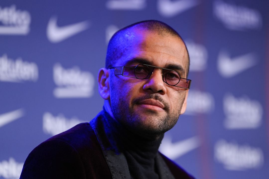 Dani Alves, durante su presentación con el Barcelona