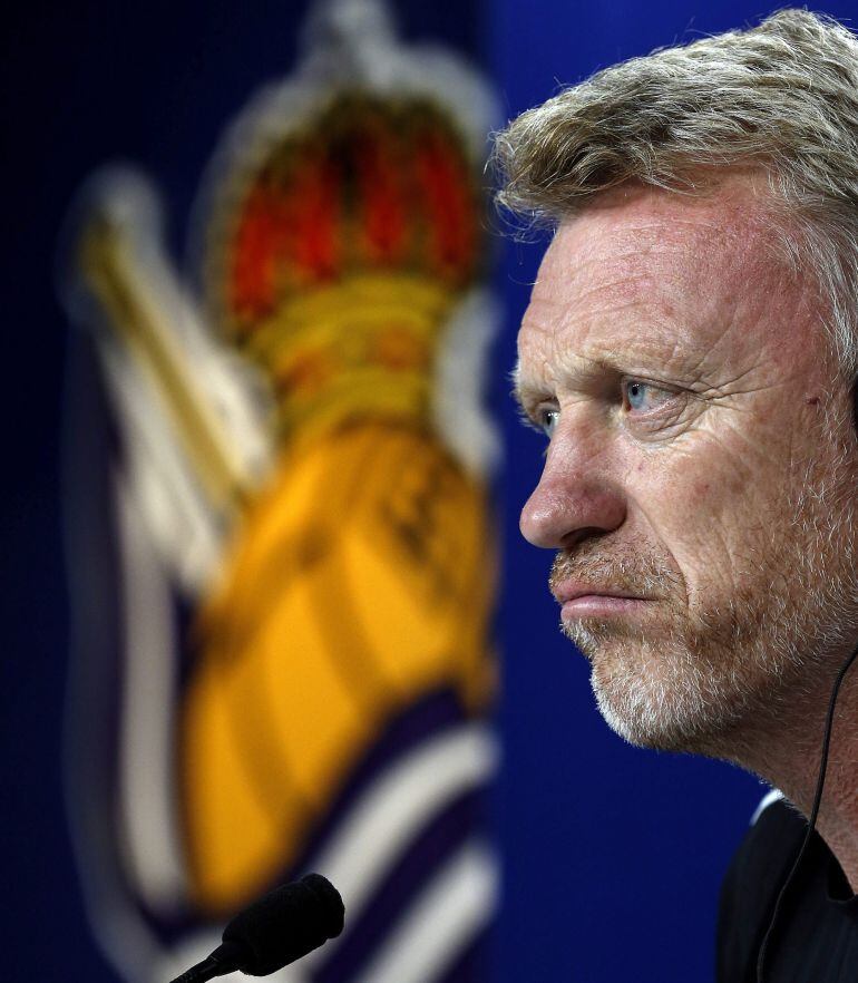 GRA413. SAN SEBASTIAN, 18/09/2015.- El técnico de la Real Sociedad, David Moyes, durante la rueda de prensa ofrecida con motivo del partido de Liga que disputarán mañana frente al Espanyol. EFE/Javier Etxezarreta.