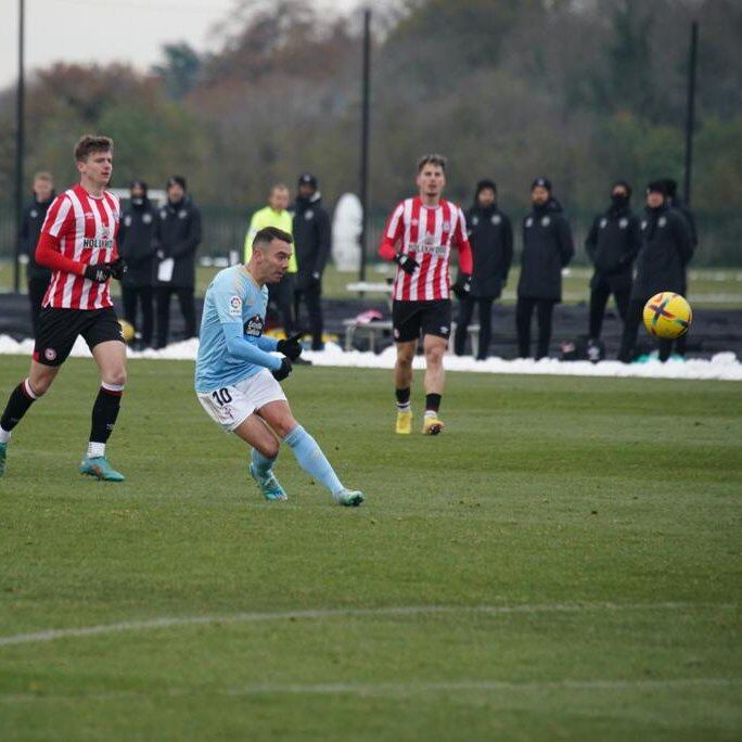 Iago Aspas durante el partido ante el Brentford