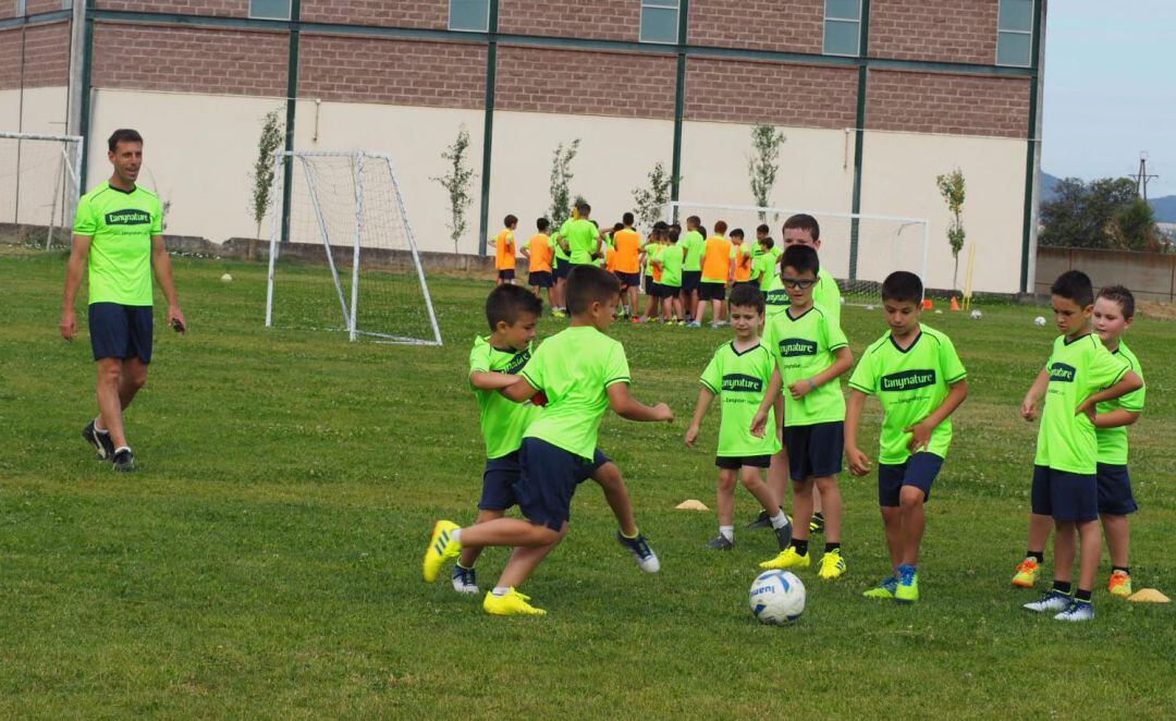 Un monento de entrenamiento de los integrantes del campus