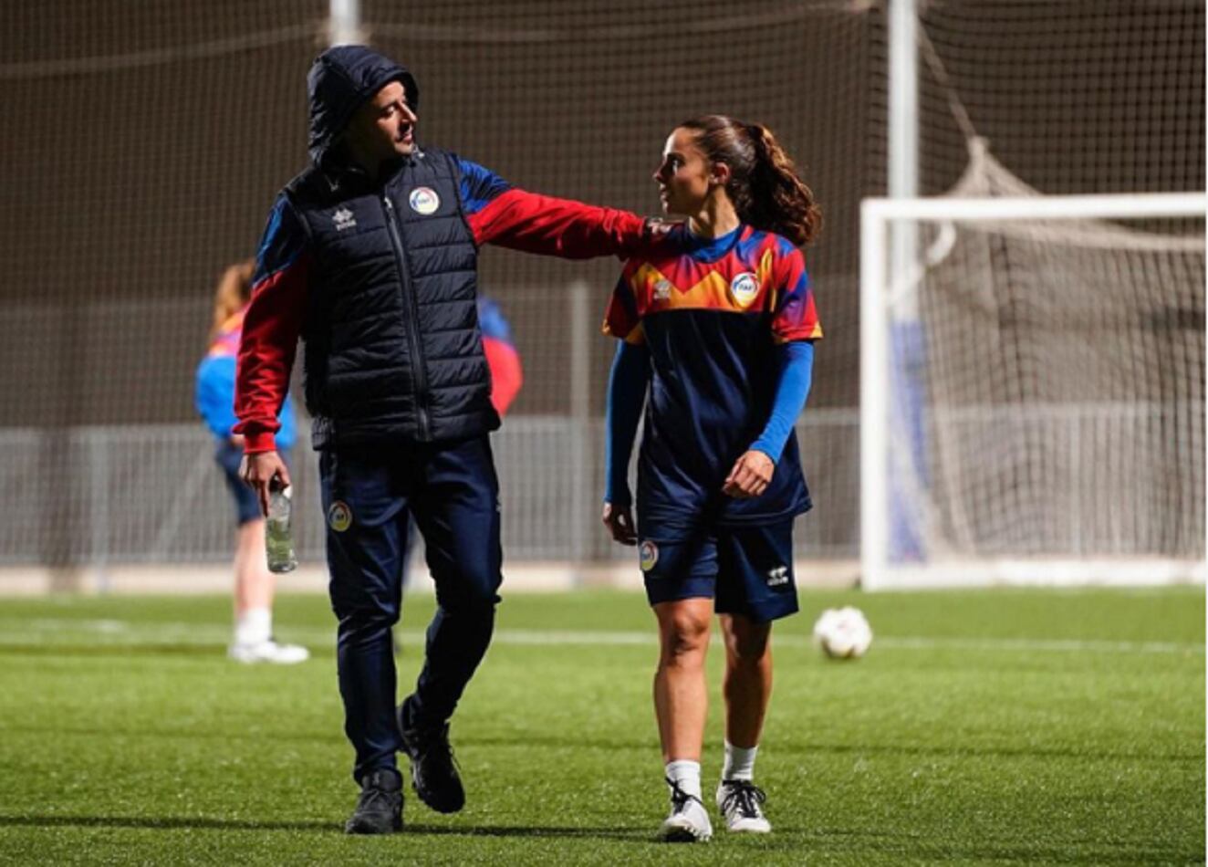 Tere Morató durant l'entrenament de la selecció absoluta femenina d'aquest dilluns al camp Francesc Vila de la Massana.