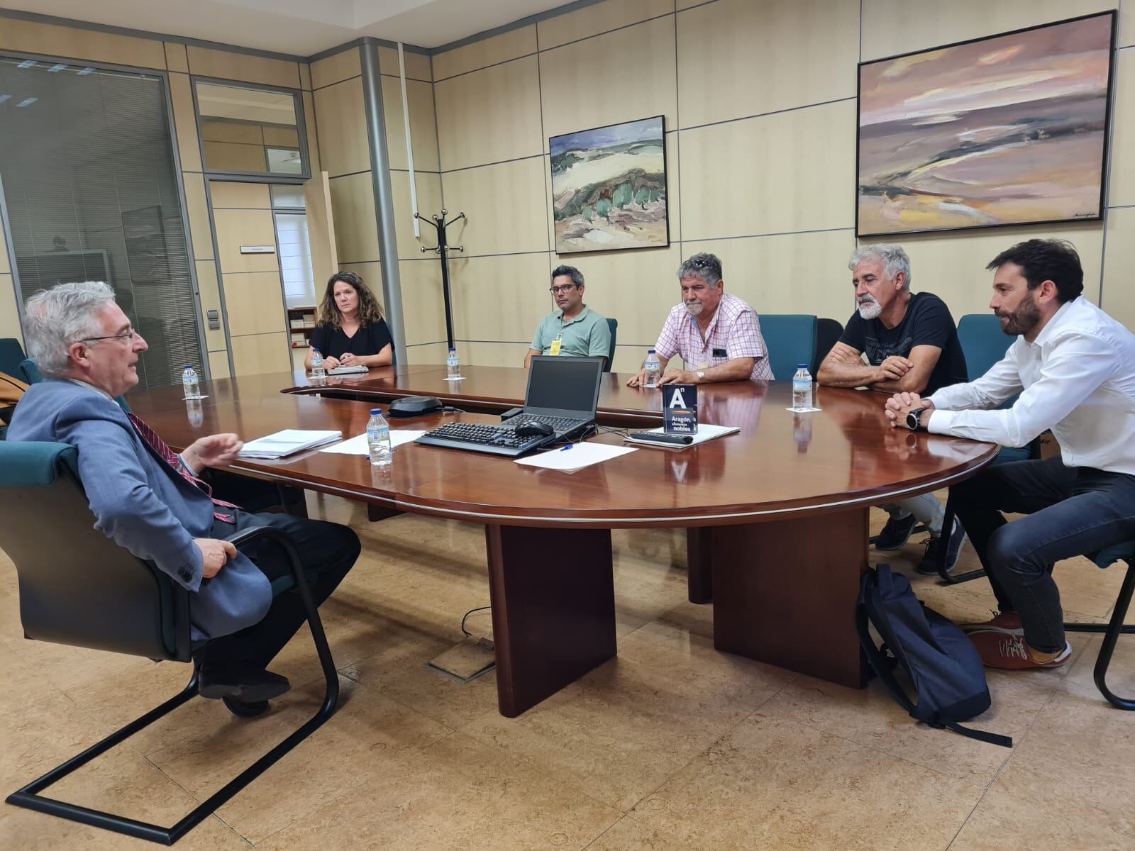 El consejero Joaquín Olona recibió a los representantes y distintas autoridades del Valle de la Fueva