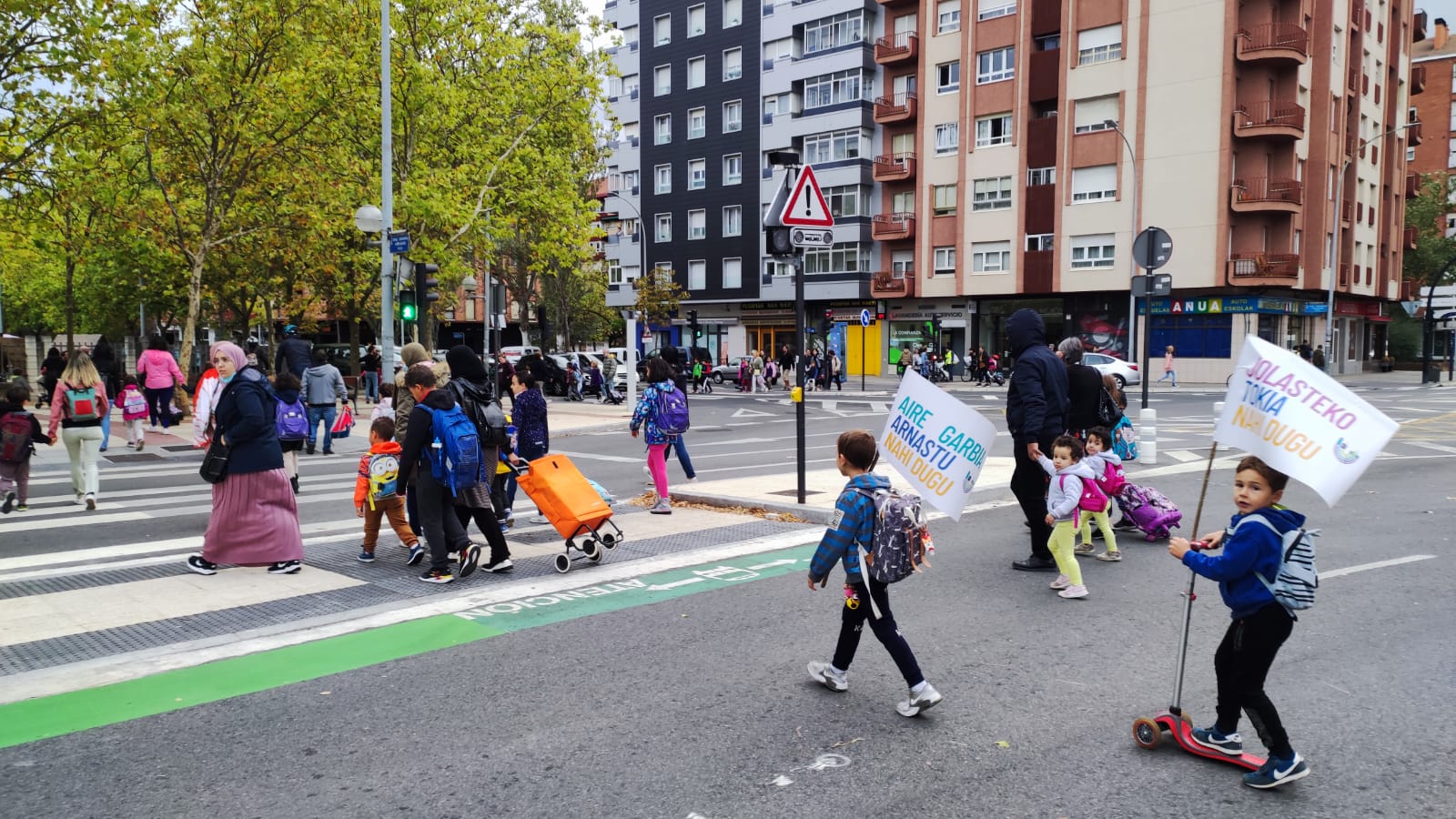 Las familias reivindican más señalización en la zona