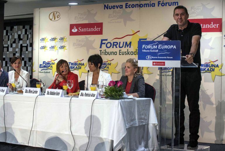 Arnaldo Otegi durante un desayuno informativo en Bilbao, donde ha presentado a las cabezas de lista de EH Bildu